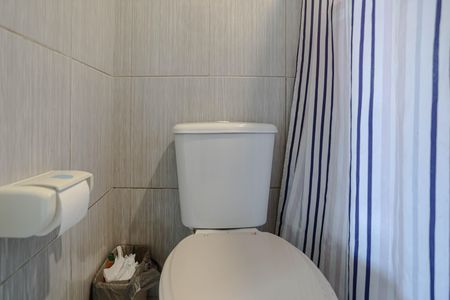 Apartamento para alugar com 74m², 3 quartos e 2 vagas Apartamento para alugar com 74m², 3 quartos e 2 vagasBanheiro