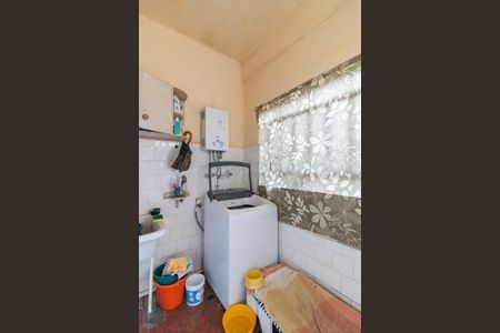 Casa à venda com 250m², 4 quartos e 2 vagas Casa à venda com 250m², 4 quartos e 2 vagasÁrea de Serviço