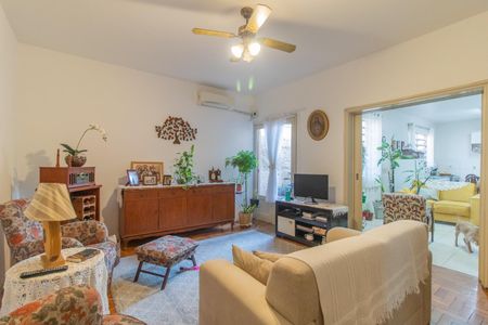 Casa à venda com 250m², 4 quartos e 2 vagas Casa à venda com 250m², 4 quartos e 2 vagasSala