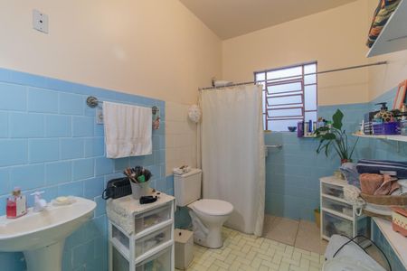 Casa à venda com 250m², 4 quartos e 2 vagas Casa à venda com 250m², 4 quartos e 2 vagasBanheiro 1