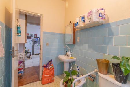 Casa à venda com 250m², 4 quartos e 2 vagas Casa à venda com 250m², 4 quartos e 2 vagasBanheiro 2