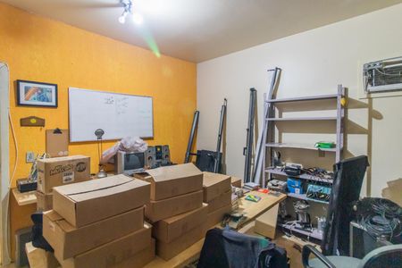 Casa à venda com 250m², 4 quartos e 2 vagas Casa à venda com 250m², 4 quartos e 2 vagasQuarto 4