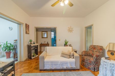 Casa à venda com 250m², 4 quartos e 2 vagas Casa à venda com 250m², 4 quartos e 2 vagasSala