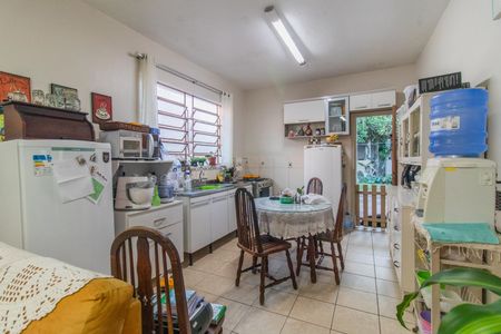 Casa à venda com 250m², 4 quartos e 2 vagas Casa à venda com 250m², 4 quartos e 2 vagasCozinha