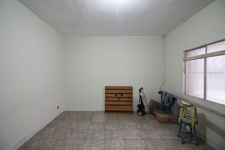 Casa à venda com 310m², 2 quartos e 3 vagasSala