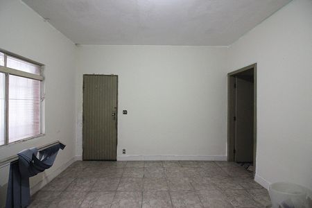 Casa à venda com 310m², 2 quartos e 3 vagasSala