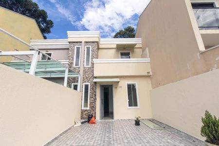 Casa para alugar com 62m², 3 quartos e 2 vagas Casa para alugar com 62m², 3 quartos e 2 vagasFachada
