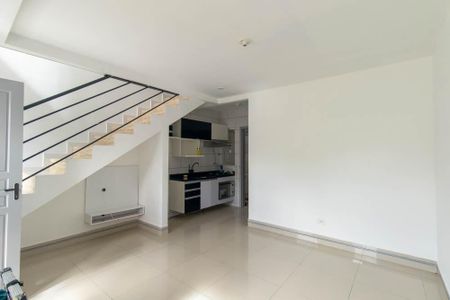 Casa para alugar com 62m², 3 quartos e 2 vagas Casa para alugar com 62m², 3 quartos e 2 vagasSala