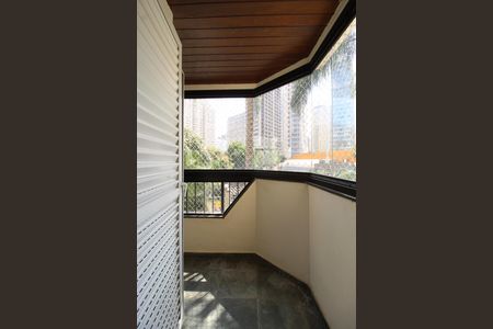 Apartamento à venda com 129m², 3 quartos e 2 vagasVaranda do Quarto 1