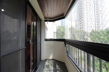 Apartamento à venda com 129m², 3 quartos e 2 vagasVaranda