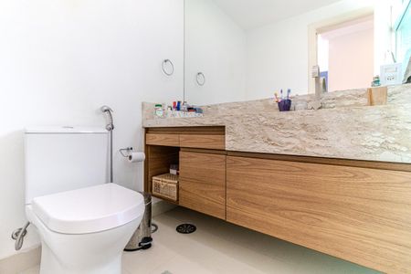 Apartamento à venda com 142m², 3 quartos e 2 vagasBanheiro da Suíte