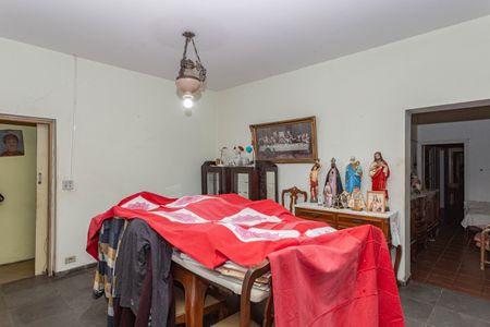 Casa à venda com 240m², 4 quartos e 4 vagas