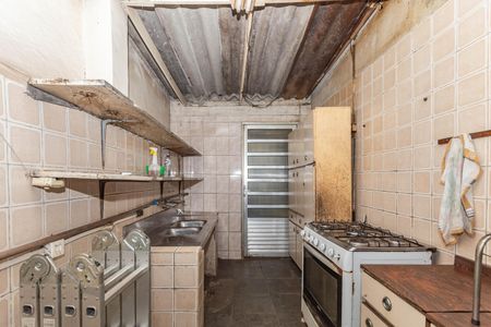 Casa à venda com 240m², 4 quartos e 4 vagas