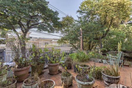 Casa à venda com 240m², 4 quartos e 4 vagas