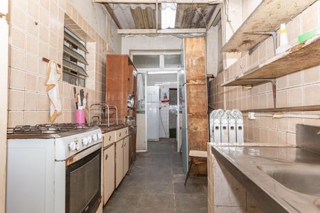 Casa à venda com 240m², 4 quartos e 4 vagas