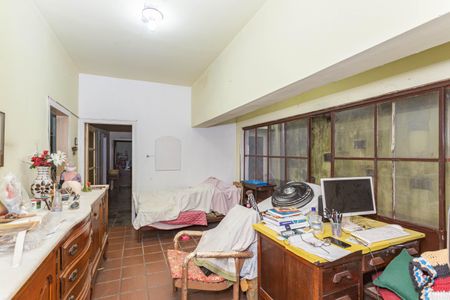 Casa à venda com 240m², 4 quartos e 4 vagas