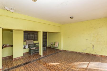 Casa à venda com 240m², 4 quartos e 4 vagas