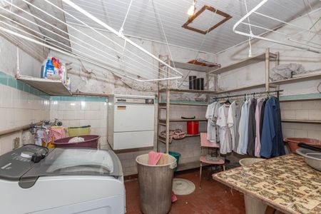 Casa à venda com 240m², 4 quartos e 4 vagas