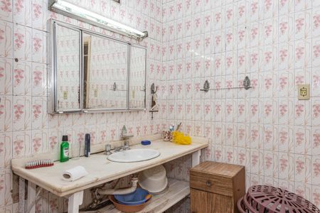 Casa à venda com 240m², 4 quartos e 4 vagas