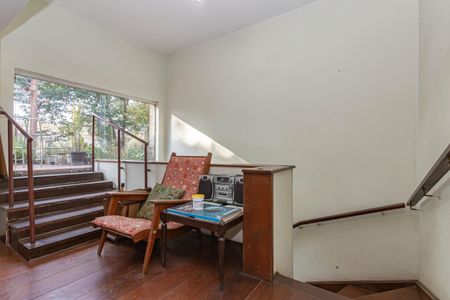 Casa à venda com 240m², 4 quartos e 4 vagas