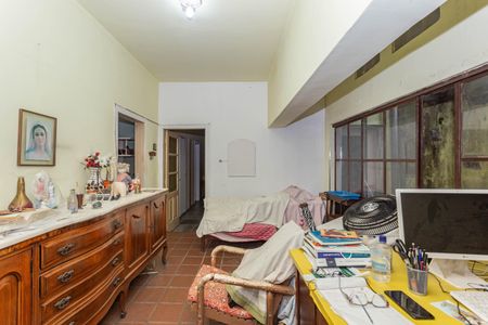 Casa à venda com 240m², 4 quartos e 4 vagas