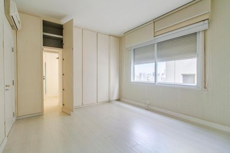 Apartamento à venda com 280m², 3 quartos e 2 vagasSuíte 1