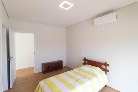 Casa de condomínio à venda com 496m², 4 quartos e 3 vagasSuíte 2