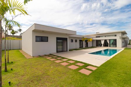 Casa de condomínio à venda com 496m², 4 quartos e 3 vagasQuintal