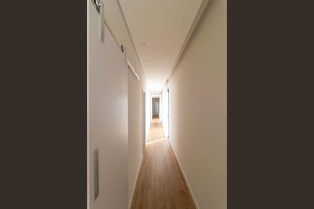 Casa de condomínio à venda com 496m², 4 quartos e 3 vagasCorredor