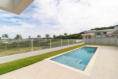 Casa de condomínio à venda com 496m², 4 quartos e 3 vagasQuintal