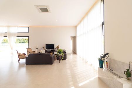 Casa de condomínio à venda com 496m², 4 quartos e 3 vagasSala 1