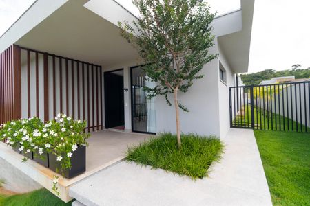 Casa de condomínio à venda com 496m², 4 quartos e 3 vagasFachada