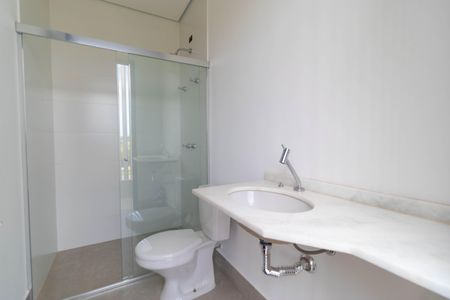 Casa de condomínio à venda com 496m², 4 quartos e 3 vagasBanheiro de Serviço