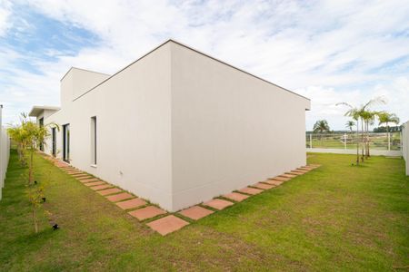 Casa de condomínio à venda com 496m², 4 quartos e 3 vagasQuintal