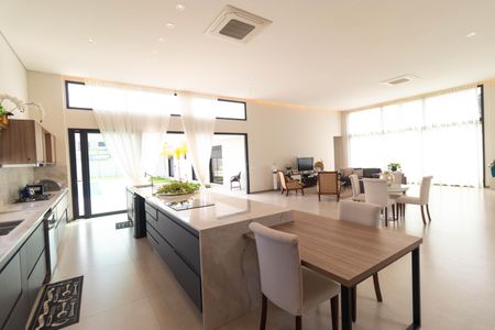 Casa de condomínio à venda com 496m², 4 quartos e 3 vagasCozinha