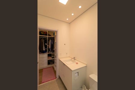 Casa de condomínio à venda com 496m², 4 quartos e 3 vagasBanheiro da Suíte 1