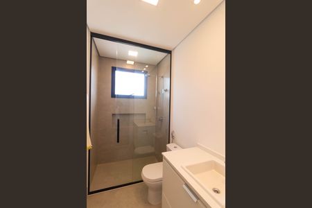 Casa de condomínio à venda com 496m², 4 quartos e 3 vagasBanheiro da Suíte 2