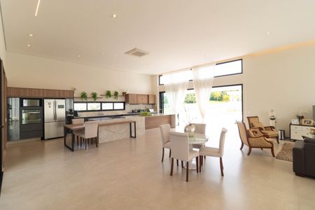 Casa de condomínio à venda com 496m², 4 quartos e 3 vagasSala 1