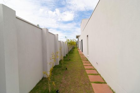 Casa de condomínio à venda com 496m², 4 quartos e 3 vagasQuintal