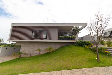Casa de condomínio à venda com 496m², 4 quartos e 3 vagasFachada