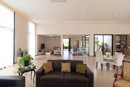 Casa de condomínio à venda com 496m², 4 quartos e 3 vagasSala 1