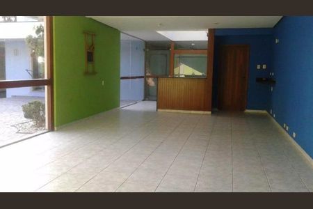 Casa à venda com 945m², 4 quartos e 5 vagas Casa à venda com 945m², 4 quartos e 5 vagasFoto 11