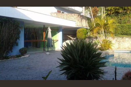 Casa à venda com 945m², 4 quartos e 5 vagas Casa à venda com 945m², 4 quartos e 5 vagasFoto 31