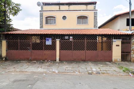 Apartamento à venda com 192m², 3 quartos e 1 vagaFachada e Placa