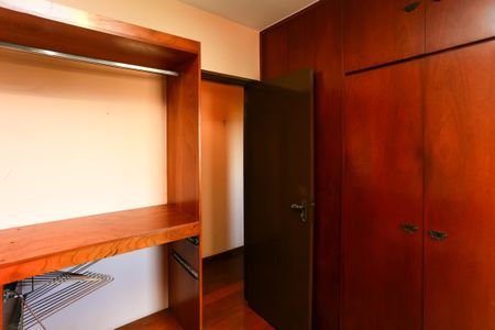 Apartamento à venda com 176m², 4 quartos e 4 vagas Apartamento à venda com 176m², 4 quartos e 4 vagasSuíte 2