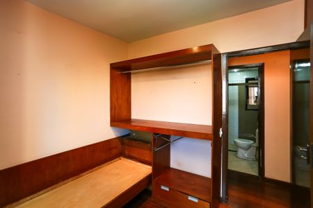 Apartamento à venda com 176m², 4 quartos e 4 vagas Apartamento à venda com 176m², 4 quartos e 4 vagasSuíte 2