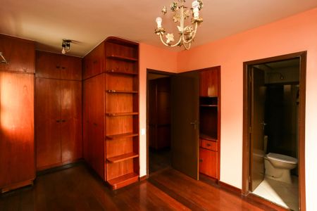 Apartamento à venda com 176m², 4 quartos e 4 vagas Apartamento à venda com 176m², 4 quartos e 4 vagasSuíte