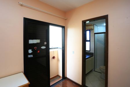 Apartamento à venda com 176m², 4 quartos e 4 vagas Apartamento à venda com 176m², 4 quartos e 4 vagasSuíte 3