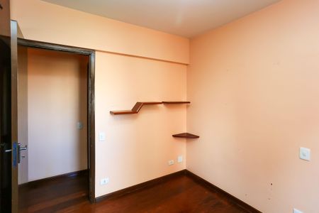 Apartamento à venda com 176m², 4 quartos e 4 vagas Apartamento à venda com 176m², 4 quartos e 4 vagasQuarto