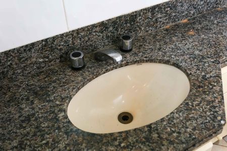 Apartamento à venda com 176m², 4 quartos e 4 vagas Apartamento à venda com 176m², 4 quartos e 4 vagasBanheiro da Suíte 2